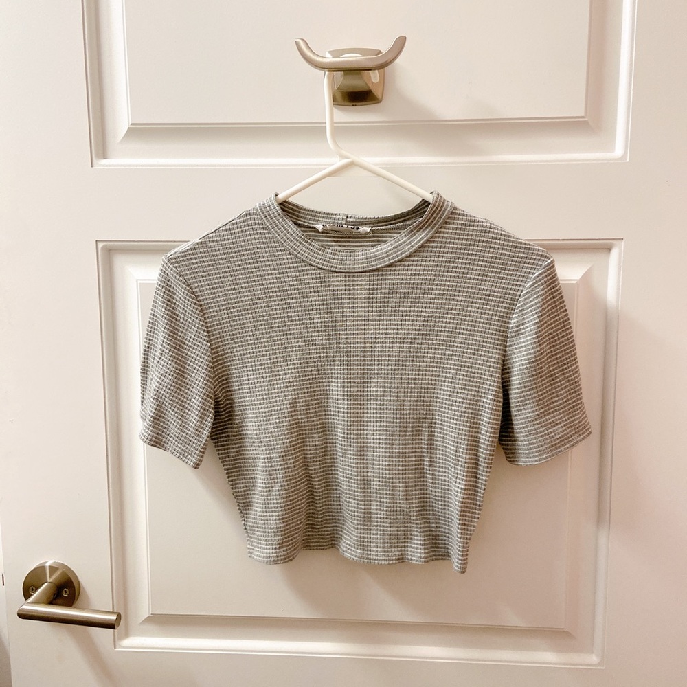 Gray crop top